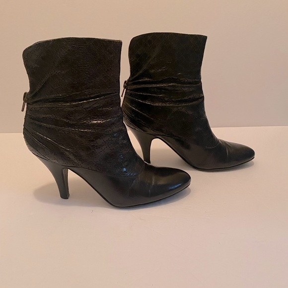 Black leather low calf boots from Nine West. - Picture 1 of 6